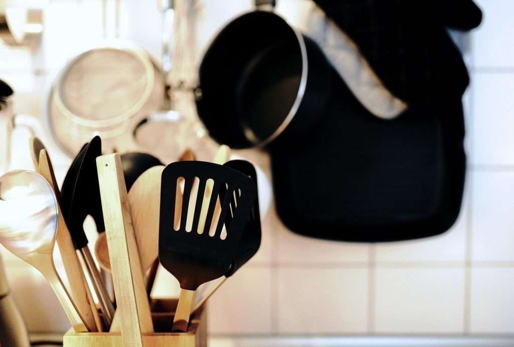 kitchen utensils, kitchen, cook-5156691.jpg