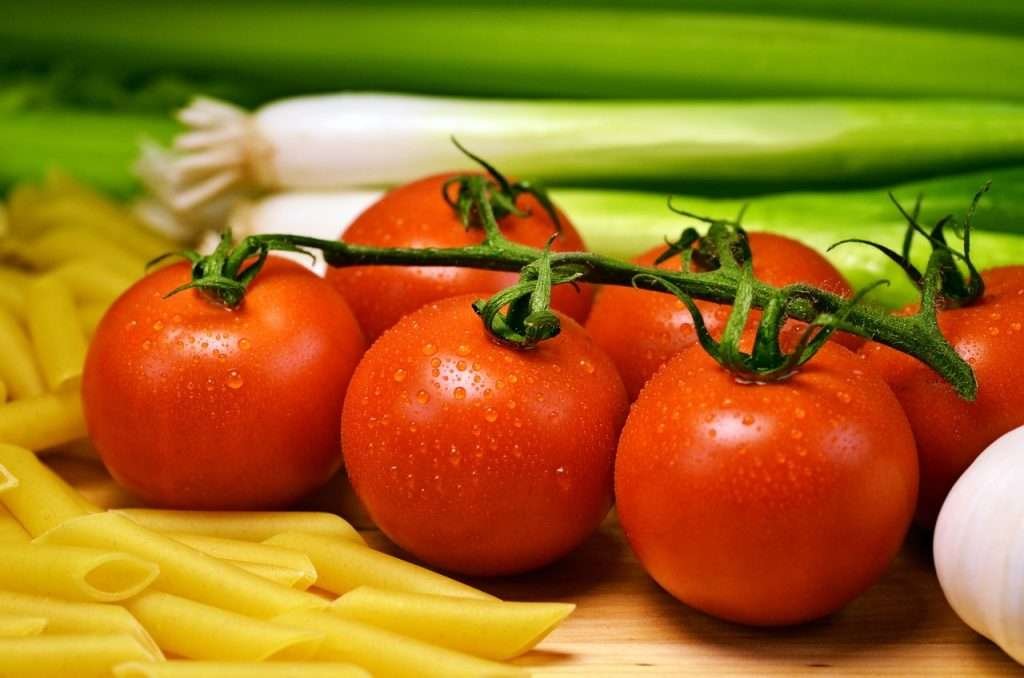 tomatoes, pasta, food-1114066.jpg